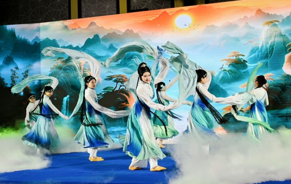 万里奔腾·共赴山海 成都乐山商会第三届第三次理事会暨2026新春年会成功举办