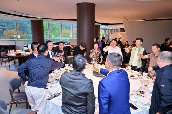 月圆人团圆，携手创未来——成都乐山商会第三届第四次理事会暨中秋茶话会圆满举行